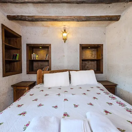 Chardonnay Hotel *