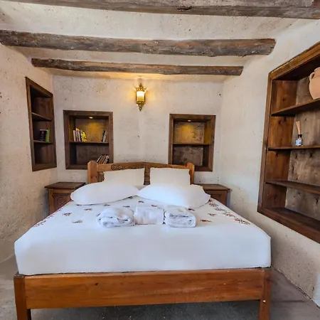 Chardonnay Hotel