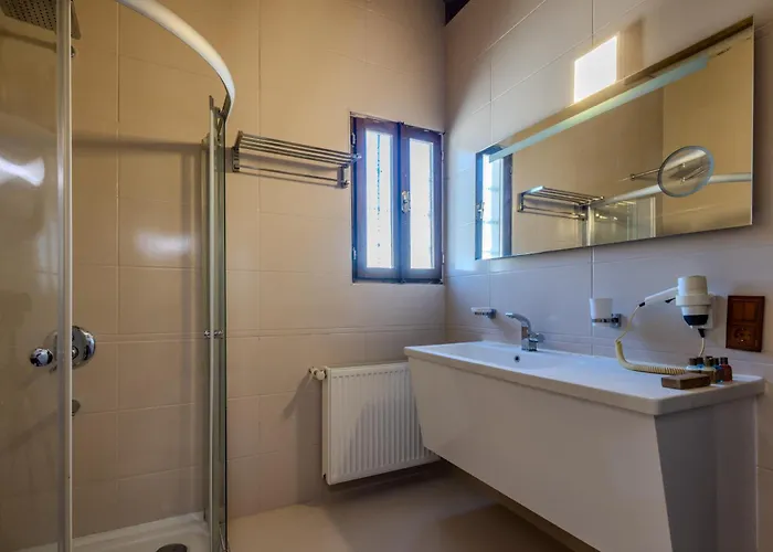 Chardonnay Отель Аванос